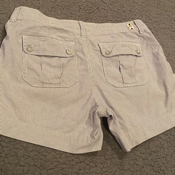 Levi’s Strip Shorts - Picture 10 of 13
